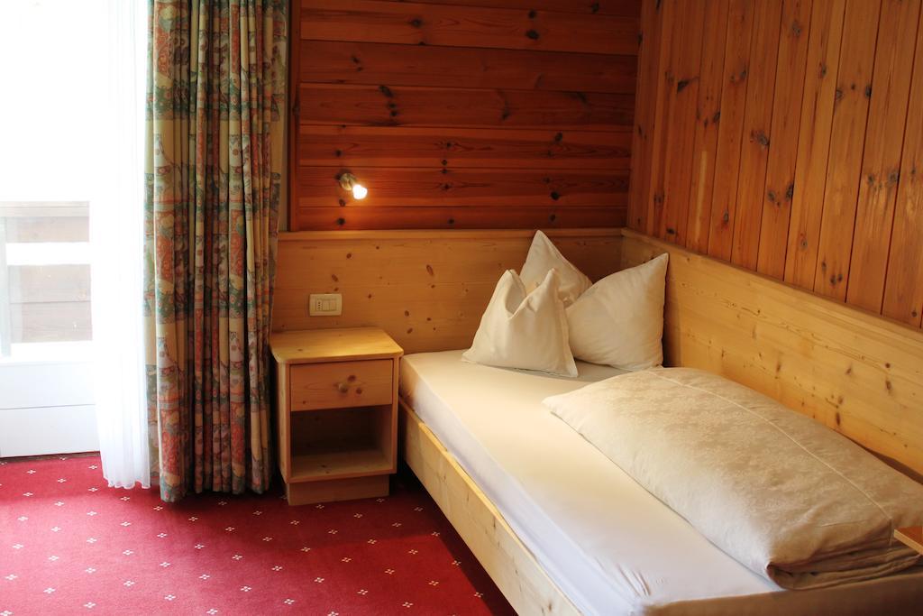 Albergo Alisander Corvara In Badia Room photo